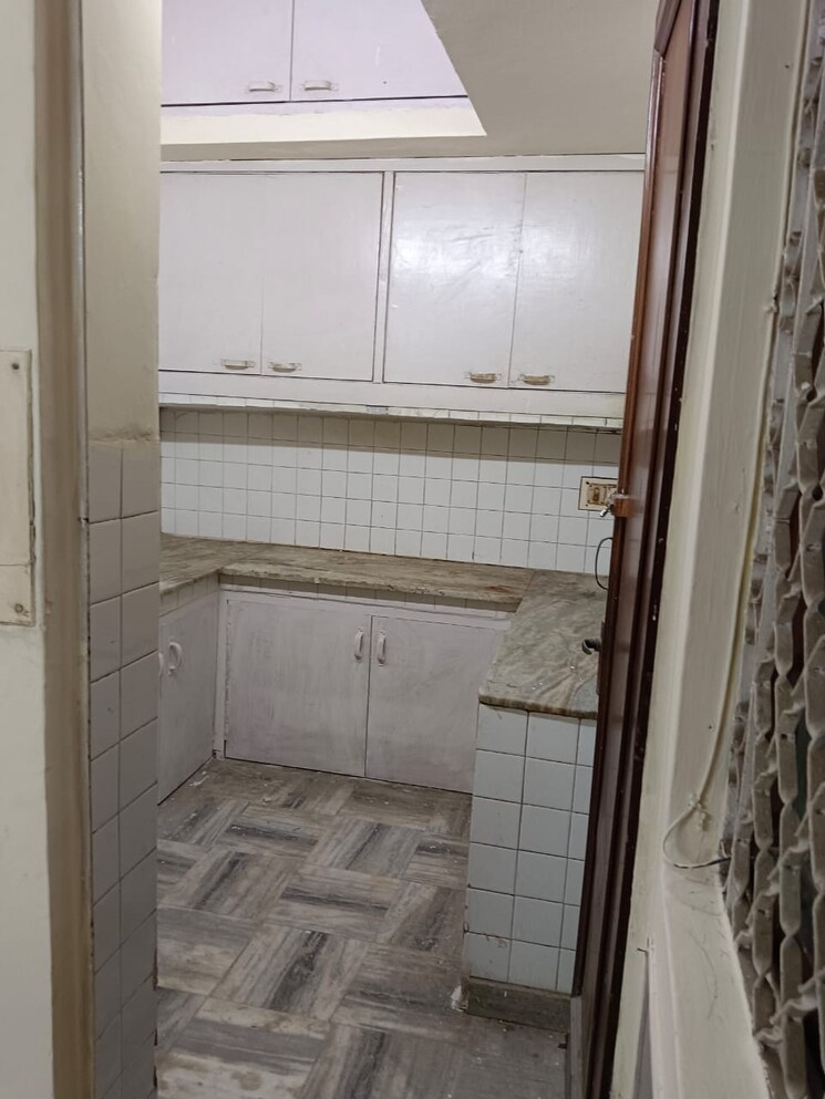 Bathroom, lajpat nagar 2 Bedroom 1001 Sq.Ft. Builder Floor In Lajpat Nagar Delhi 6891114