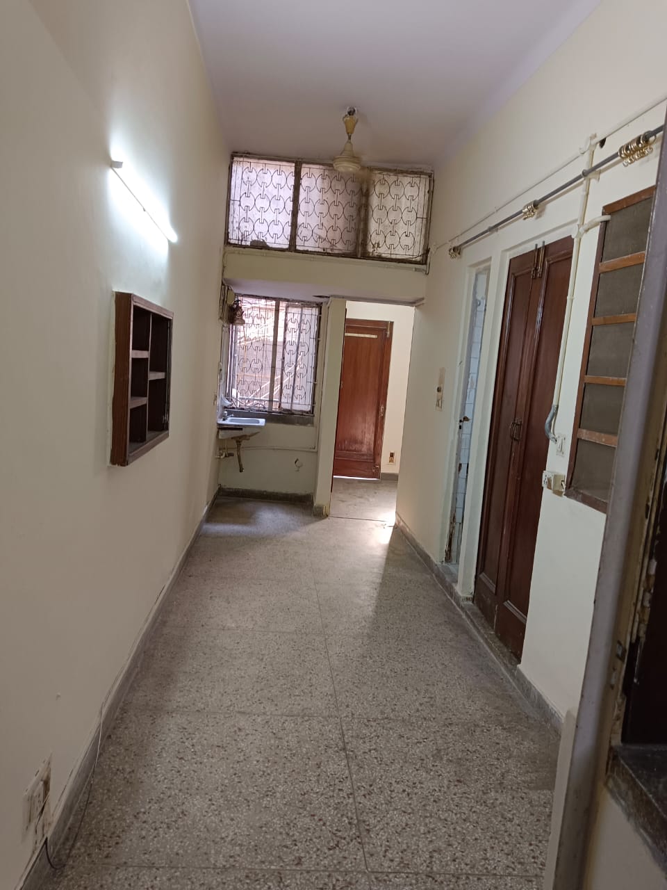 2 BHK Builder Floor For Rent in Lajpat NagaR-4