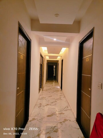 Room in  Pg at Sector 63a – for Rent
