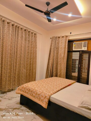 Room in  Pg at Sector 63a – for Rent