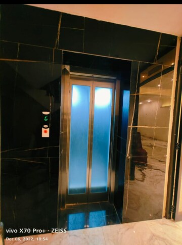 Room in  Pg at Sector 63a – for Rent