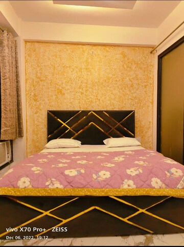Room in  Pg at Sector 63a – for Rent