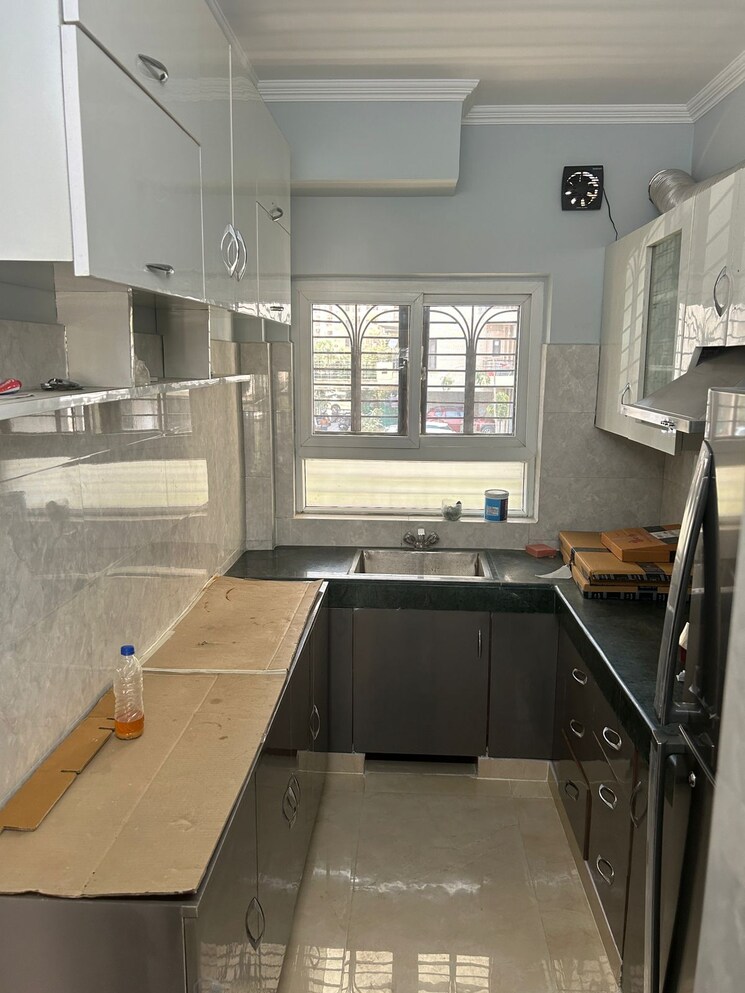 Kitchen, bptp-park-elite-floors-sector-88 3 Bedroom 250 Sq.Yd. Builder Floor In Sector 88 Faridabad 6893122