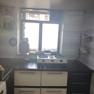 रेसिडेंशियल फ्लैट वर्ग फुट फॉर रीसेल इन कोंकणी पाडा मुंबई  6895193