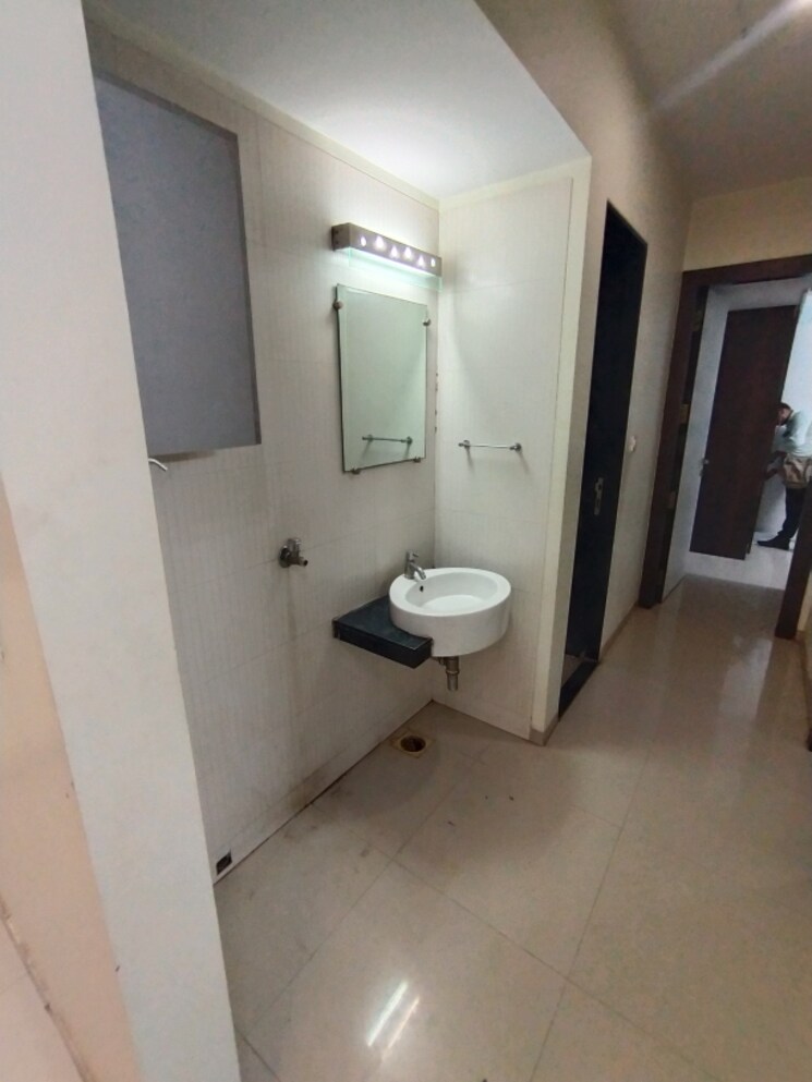 Bathroom, sheth-vasant-pride 3 Bedroom 1500 Sq.Ft. Apartment In Kandivali East Mumbai 6899400