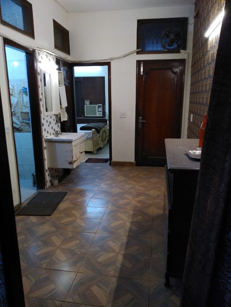  Parking, lajpat nagar 2 Bedroom 1109 Sq.Ft. Builder Floor In Lajpat Nagar Delhi 6899452