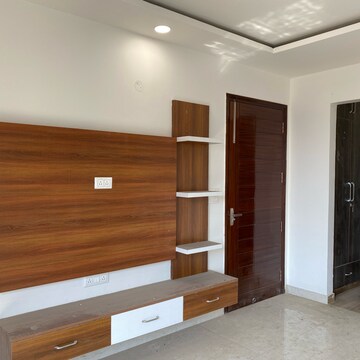 Room in 3 BHK Builder Floor at BPTP Park Central, Sector 85 – for Sale