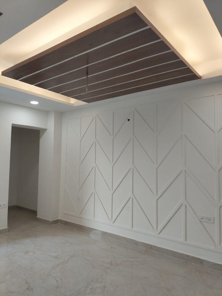 Balcony, sector 28 3 Bedroom 250 Sq.Yd. Builder Floor In Sector 28 Faridabad 6908060