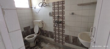 Bathroom in 3 BHK Apartment at Paanduranga Puram – for Rent