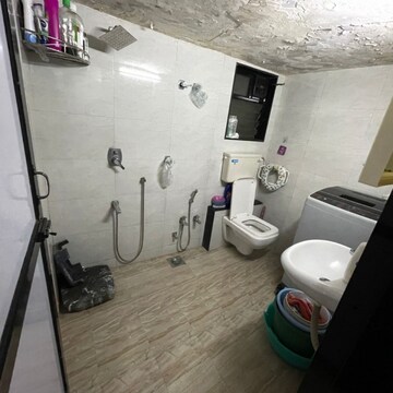 रेसिडेंशियल फ्लैट वर्ग फुट फॉर रीसेल इन कोंकणी पाडा मुंबई  6912893