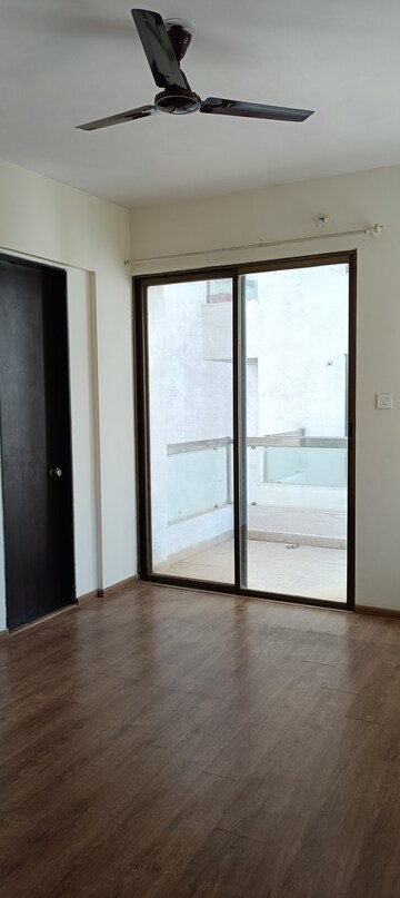 Room in 2 BHK Apartment at Sukhwani Empire Estate, Chinchwad – for Rent