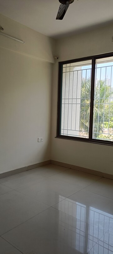 Room in 2 BHK Apartment at Sukhwani Empire Estate, Chinchwad – for Rent