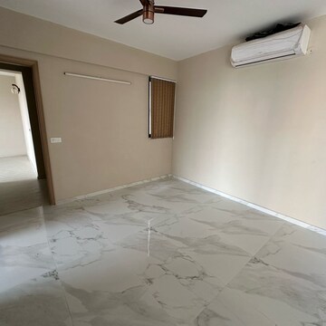 Room in 3 BHK Apartment at M3M Skywalk, Sector 74 – for Rent