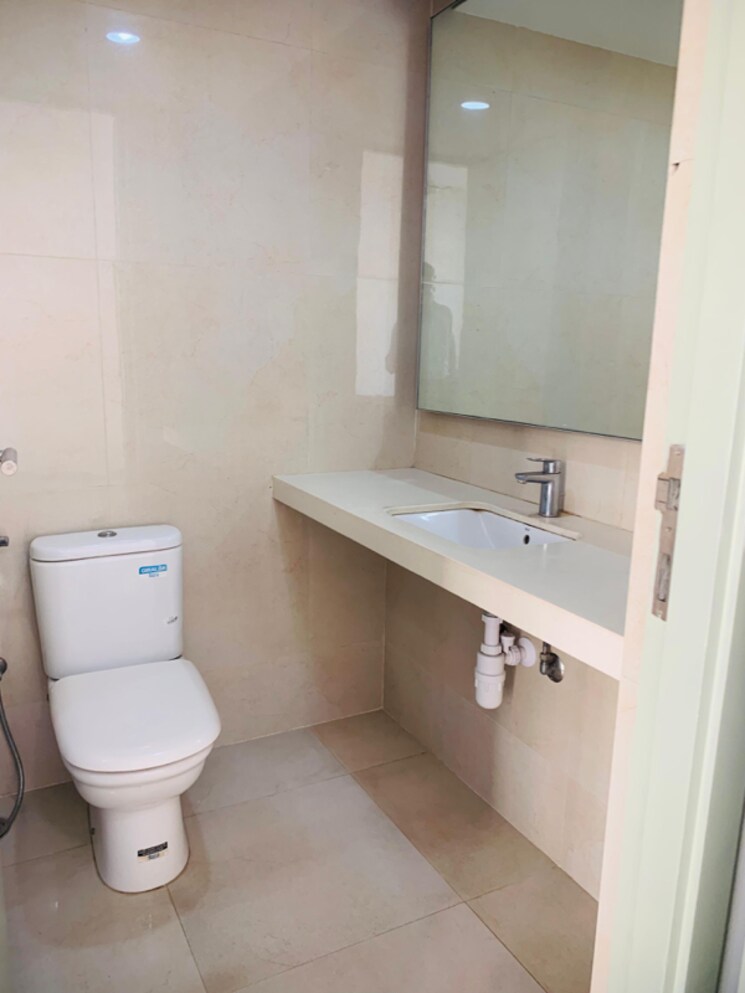 Bathroom, hiranandani-woodville 3 Bedroom 1011 Sq.Ft. Apartment In Hiranandani Estate Thane 6918352