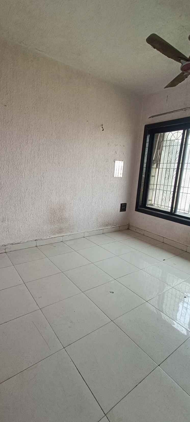 Room, flight-view-chs 1 Bedroom 350 Sq.Ft. Apartment In Santacruz East Mumbai 6919443