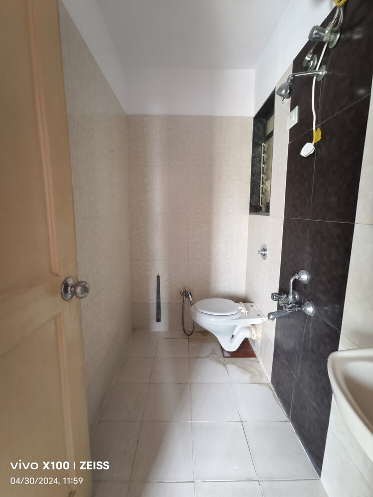Bathroom, dosti-vihar 1 Bedroom 597 Sq.Ft. Apartment In Samata Nagar Thane 6919597