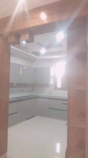 Bathroom in 3 BHK Builder Floor at DLF Centre Point, Sector 11 – for Sale