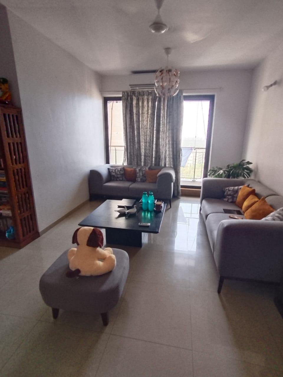 2.5 BHK Apartment For Sale in Rustomjee Elanza