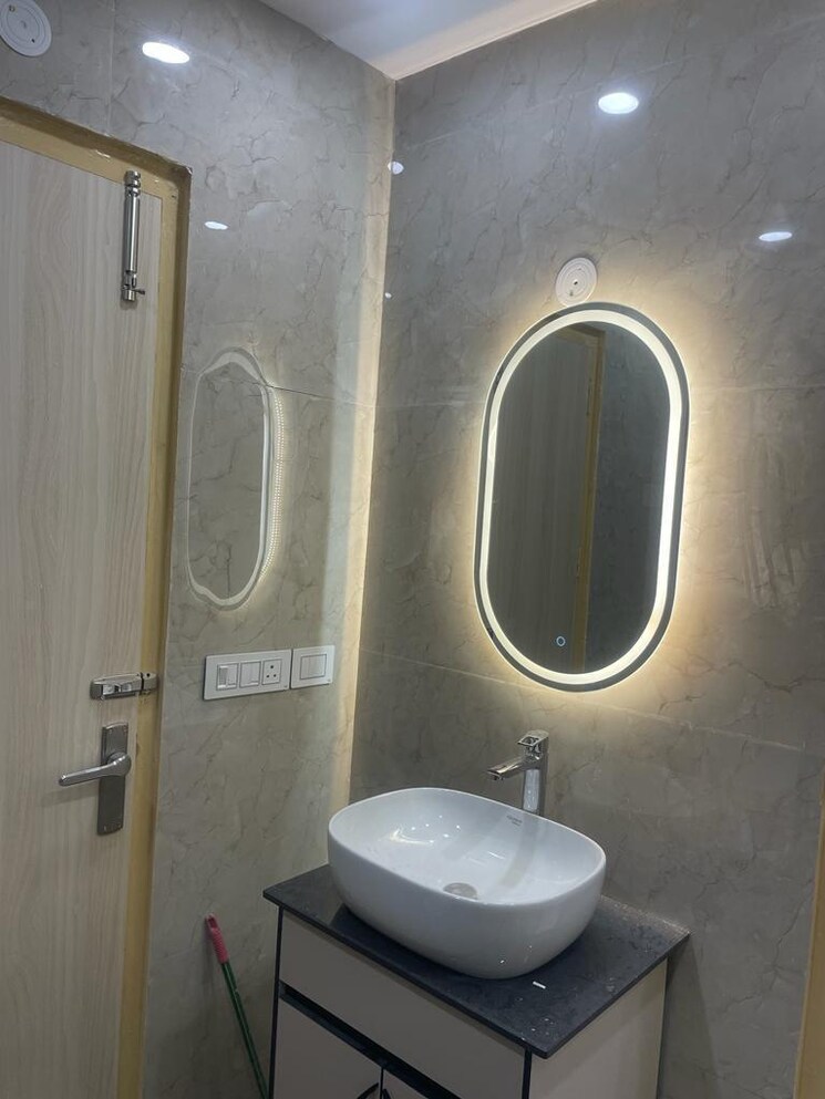 Bathroom, malviya nagar 2.5 Bedroom 900 Sq.Ft. Builder Floor In Malviya Nagar Delhi 6927668