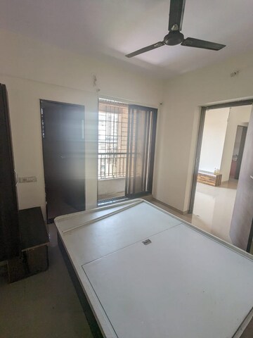 Bedroom in 3 BHK Apartment at Sanghvi Valley, Kalwa – for Rent