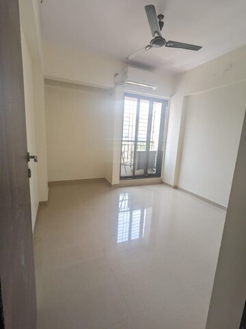 Bedroom in 3 BHK Apartment at Sanghvi Valley, Kalwa – for Rent