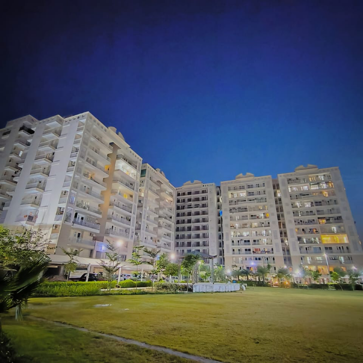 Resale 3 Bedroom 949 Sq.Ft. Apartment in Motia Blue Ridge, Dhakoli