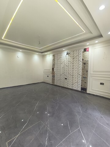 4 BHK Builder Floor For Sale in Green Fields Colony