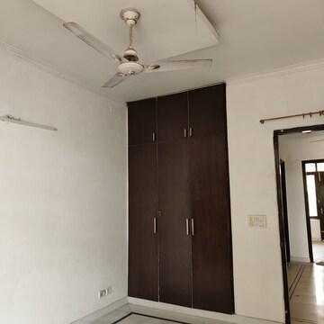  3 BHK Builder Floor at Sector 16 – for Sale
