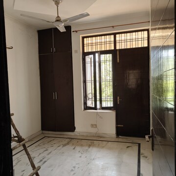Bedroom in 3 BHK Builder Floor at Sector 16 – for Sale