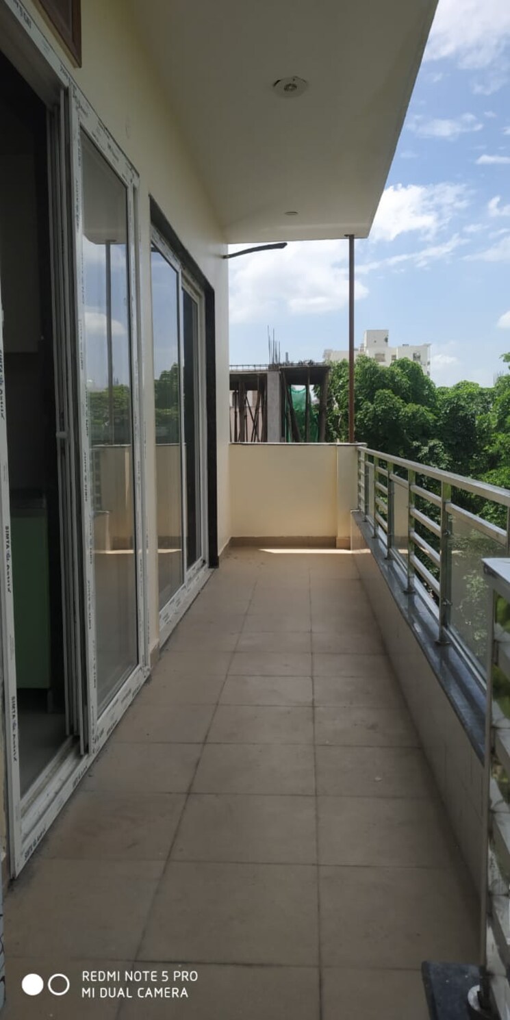 Balcony, dlf-regal-gardens 3 Bedroom 1721 Sq.Ft. Apartment In Sector 90 Gurgaon 6936238