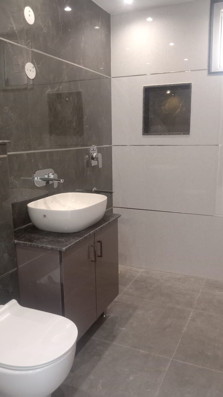 Bathroom, sector 5 dwarka 4 Bedroom 2400 Sq.Ft. Apartment In Sector 5 Dwarka Delhi 6937558