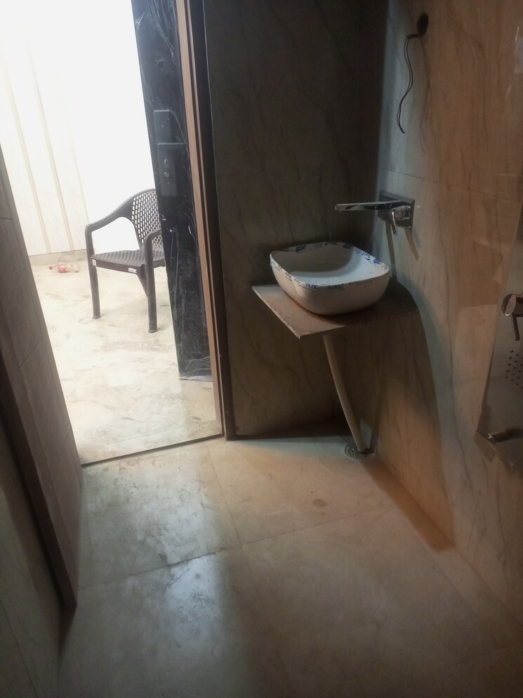 Bathroom, sector 73 2 Bedroom 1100 Sq.Ft. Builder Floor In Sector 73 Noida 6941129