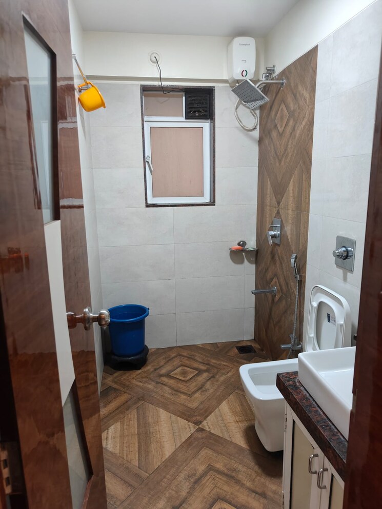 Bathroom, shree-tirupati-stg-signature-residency 2 Bedroom 735 Sq.Ft. Apartment In Ghodbunder Road Thane 6941506