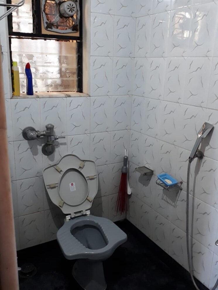 Bathroom, omkar-chs-dadar 2 Bedroom 700 Sq.Ft. Apartment In Dadar West Mumbai 6942625