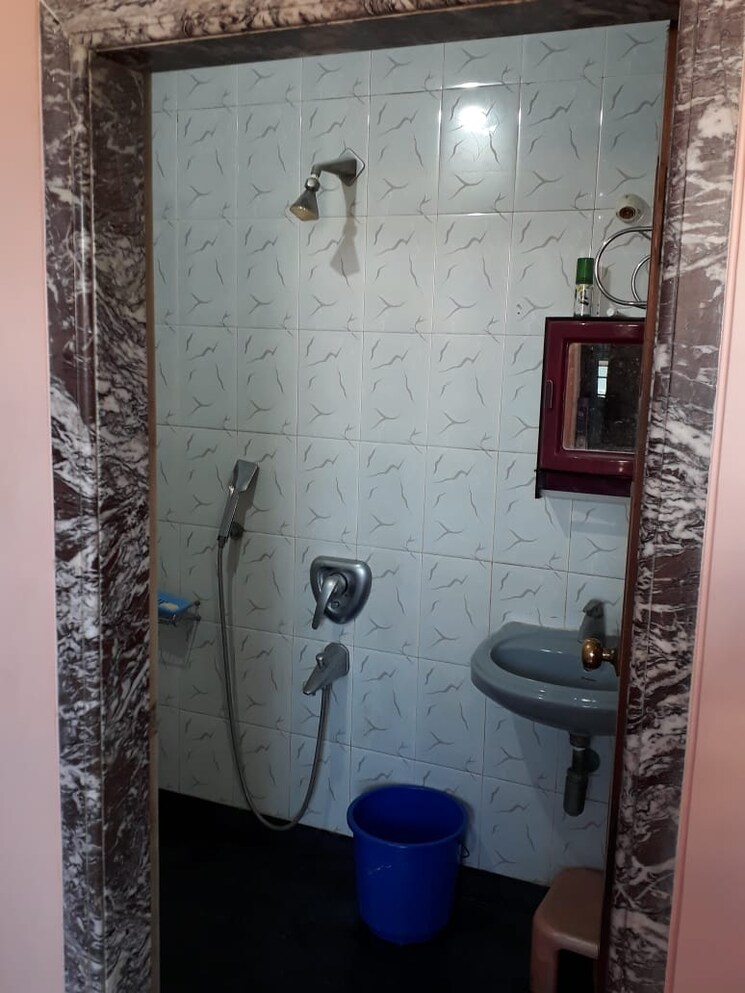 Bathroom, omkar-chs-dadar 2 Bedroom 700 Sq.Ft. Apartment In Dadar West Mumbai 6942625