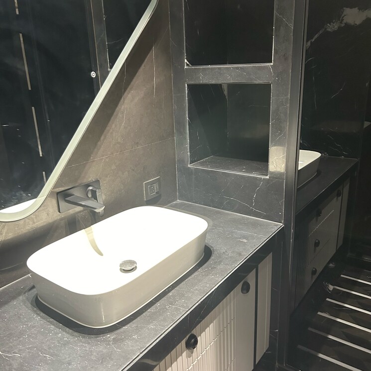 Bathroom, shanti niketan 4 Bedroom 2500 Sq.Ft. Builder Floor In Shanti Niketan Delhi 6943419