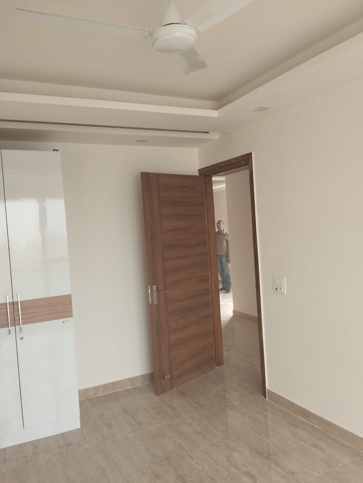 Room, puri-kohinoor 3 Bedroom 150 Sq.Yd. Builder Floor In Sector 89 Faridabad 6946569