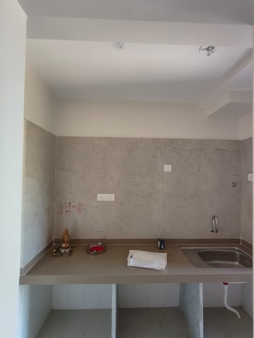 Furnished Amenities in 1 BHK Apartment at Dosti Oro 67, Kandivali West – for Sale