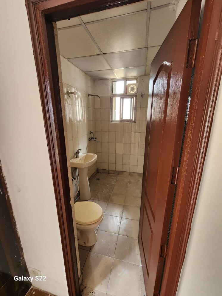 Attached Bathroom, piyush-heights 3 Bedroom 1576 Sq.Ft. Apartment In Sector 89 Faridabad 6954752