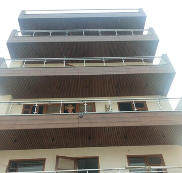 Furnished Amenities in 3 BHK Builder Floor at BPTP District 3, Sector 85 – for Sale