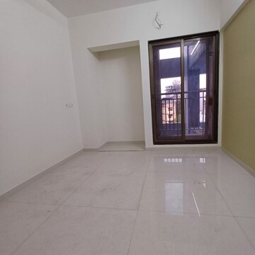 Room in 3 BHK Apartment at Naupada – for Sale