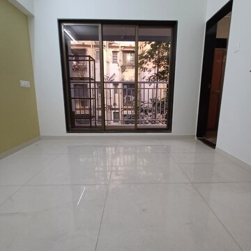 Room in 3 BHK Apartment at Naupada – for Sale