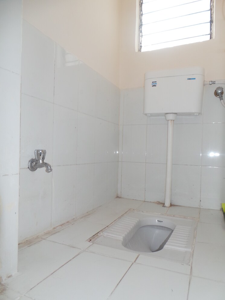 Bathroom, sara-city 1 Bedroom 465 Sq.Ft. Builder Floor In Chakan Pune 6957783