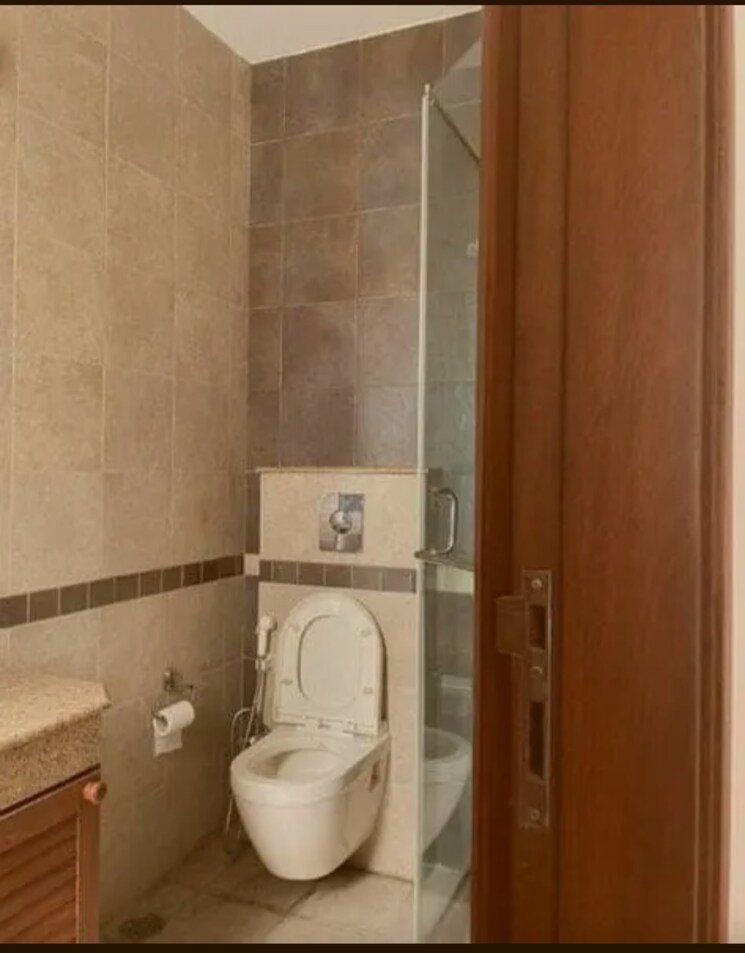 Bathroom, malviya nagar 3.5 Bedroom 250 Sq.Yd. Builder Floor In Malviya Nagar Delhi 6957816
