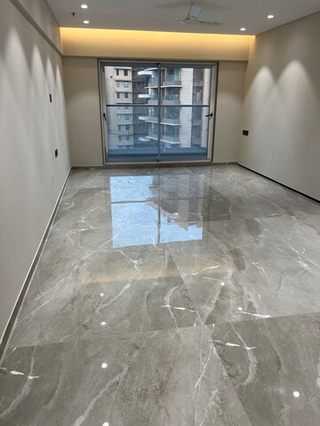 Room in 3 BHK Apartment at Kabra Primera, Juhu – for Rent