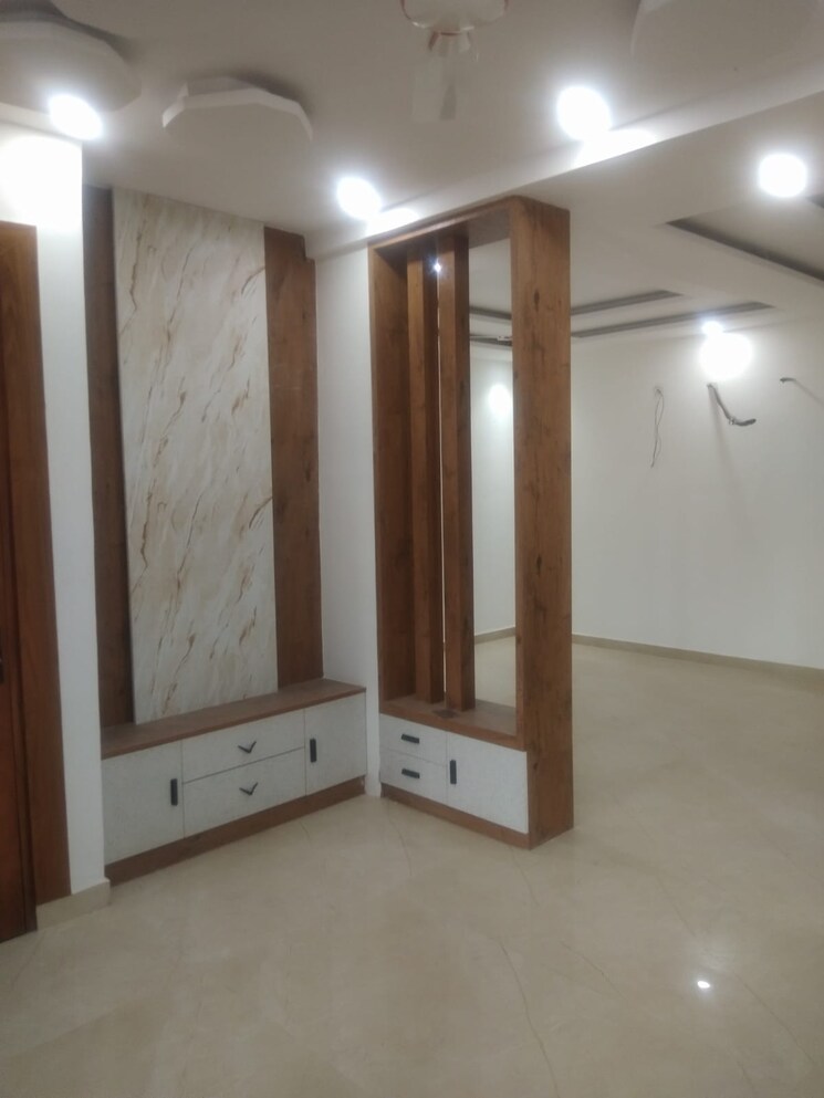 Room, bptp-parkland 3 Bedroom 250 Sq.Yd. Builder Floor In Sector 75 Faridabad 6962027