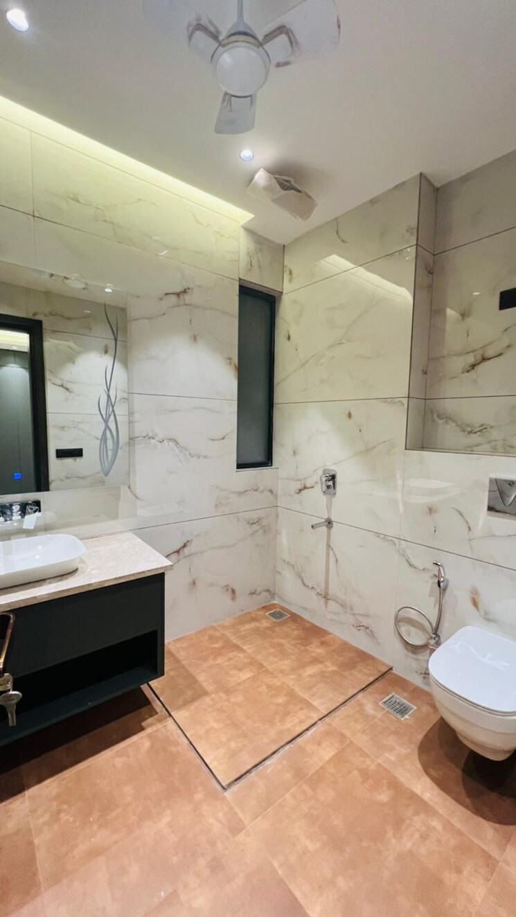 Bathroom, ansal-sushant-lok-i 4 Bedroom 300 Sq.Ft. Builder Floor In Sector 43 Gurgaon 6962885