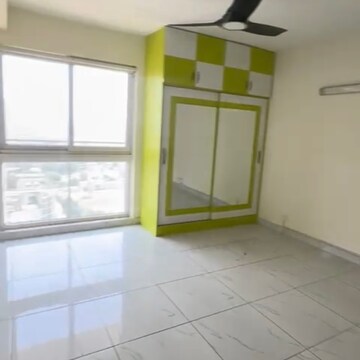 Room in 4 BHK Penthouse at BPTP Mansions Park Prime, Sector 66 – for Rent