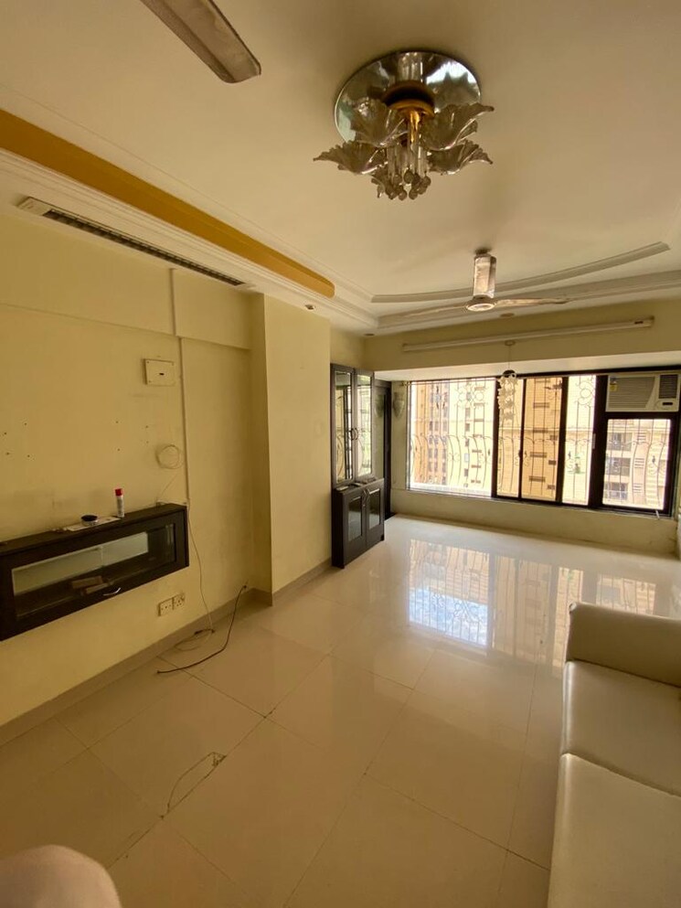 Living Room, royal-classic-co-op-society 2.5 Bedroom 1350 Sq.Ft. Apartment In Andheri West Mumbai 6965610