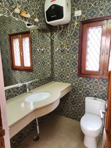 रेसिडेंशियल विला वर्ग यार्ड फॉर रीसेल इन सुशांत लोक वन गुड़गांव  6967098